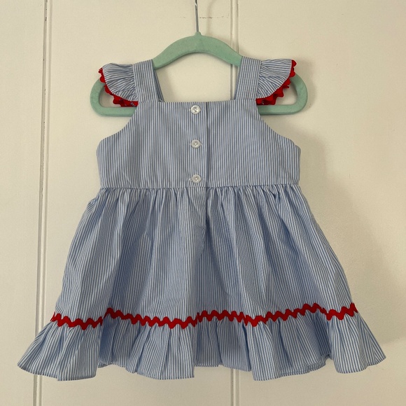Stitchy Fish Stars Smocked Dress - Picture 4 of 4